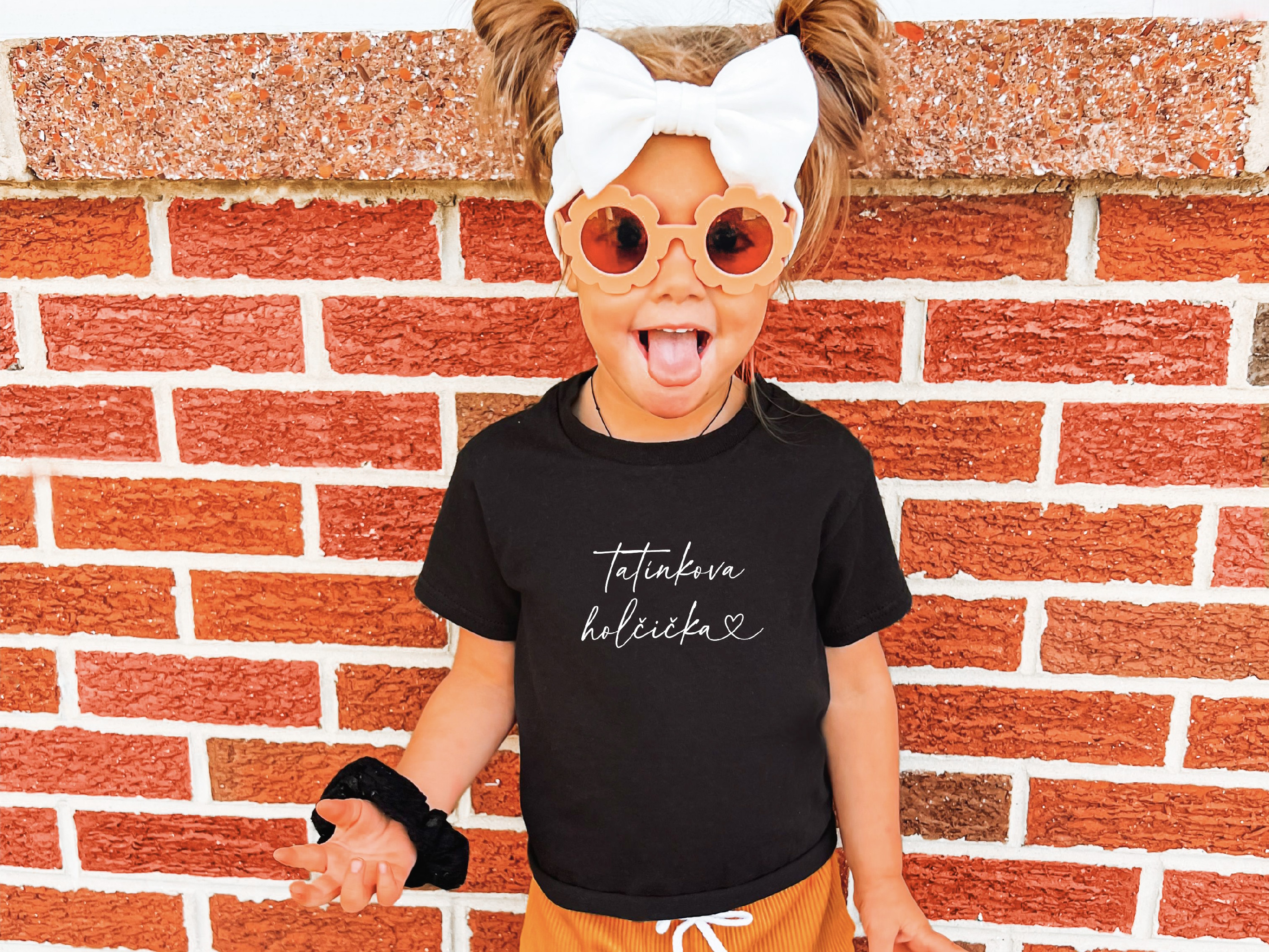 Zuzadesign Nažehlovací nápis Tatínkova holčička Barva: Červený nápis