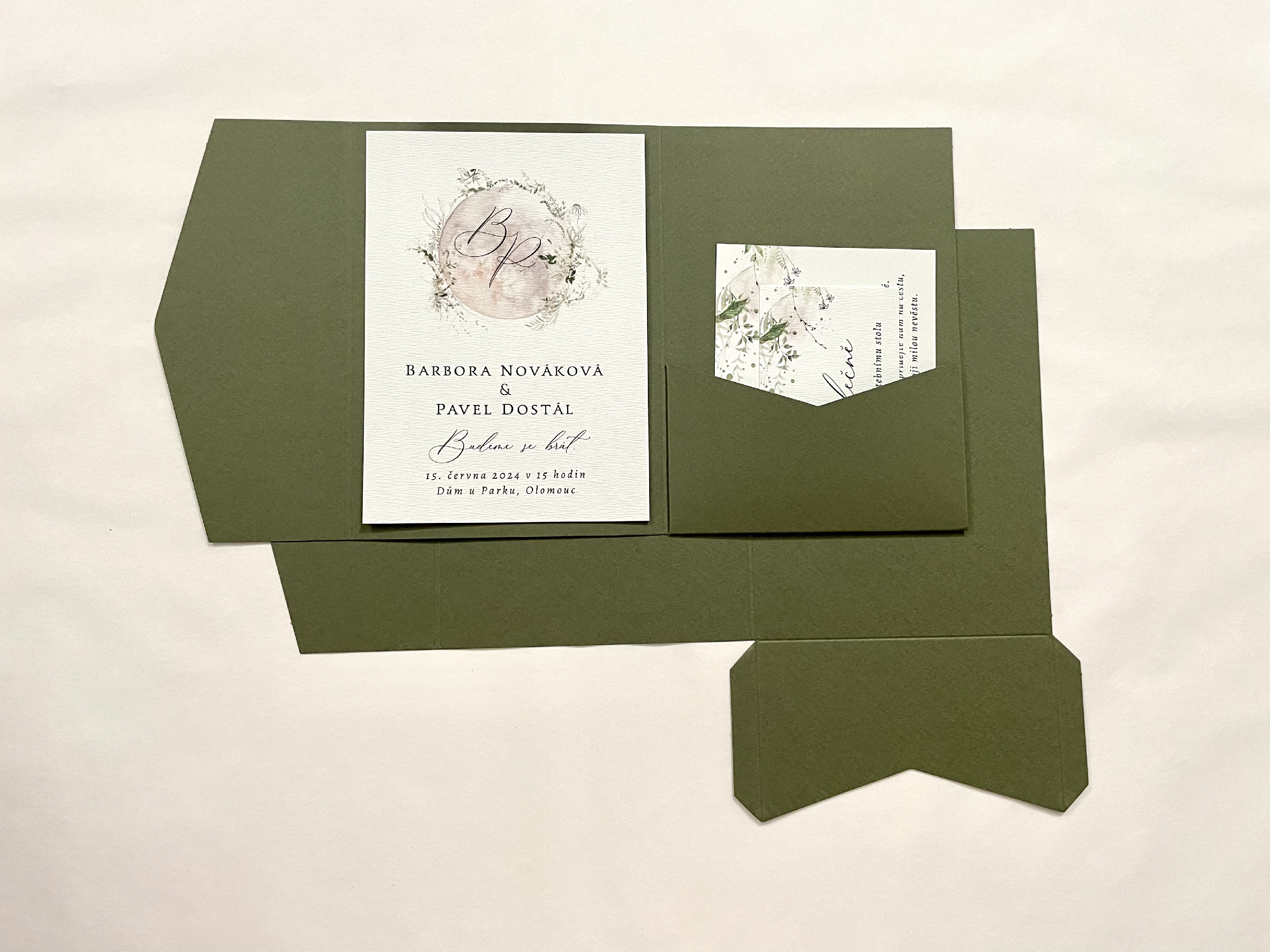 Zuzadesign Obálka s kapsou - Olive Varianta: Kapsa ke slepení