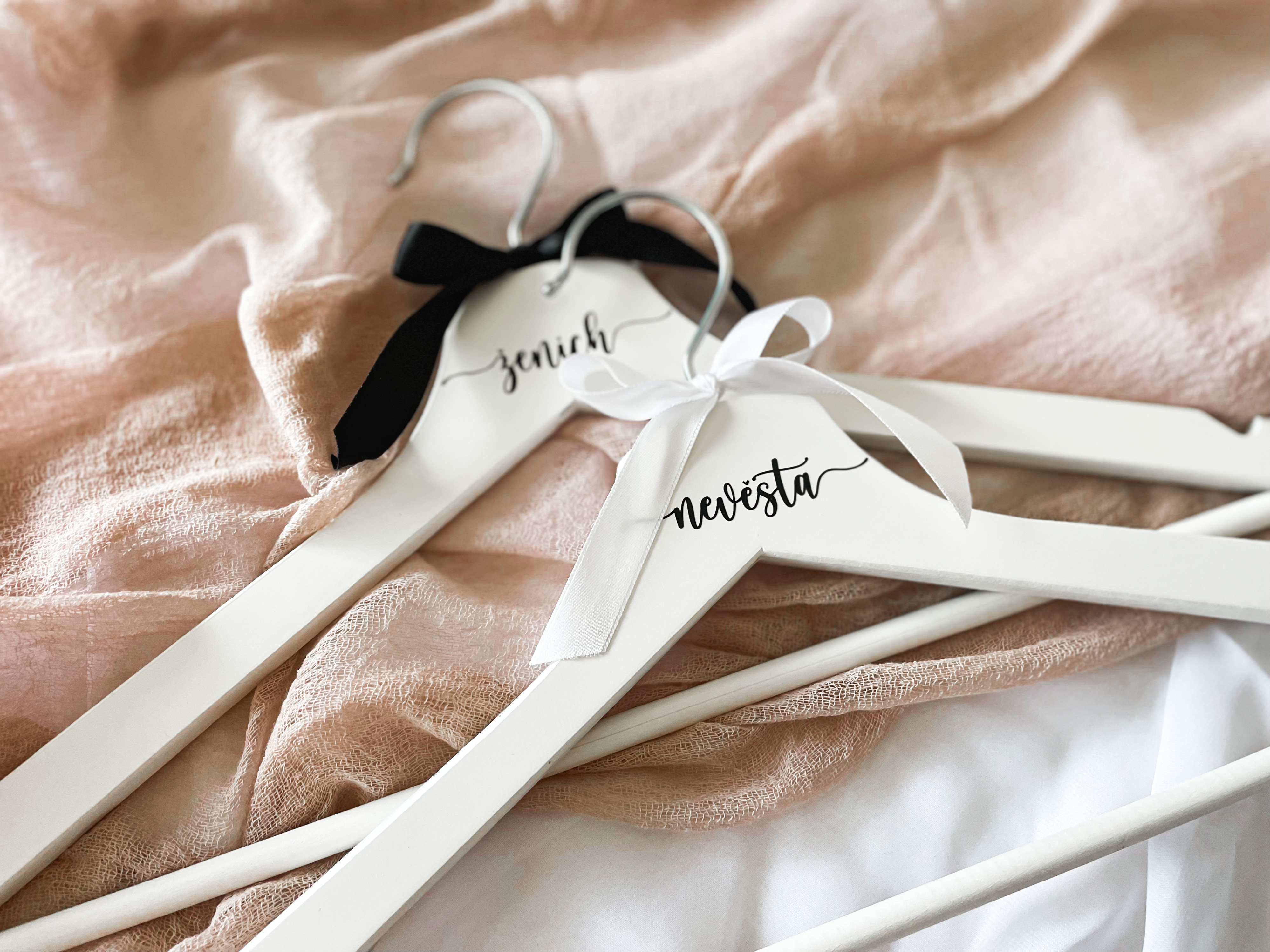 Zuzadesign Svatební ramínko - Black & White - LOVELY Verze: Sada Nevěsta & Ženich