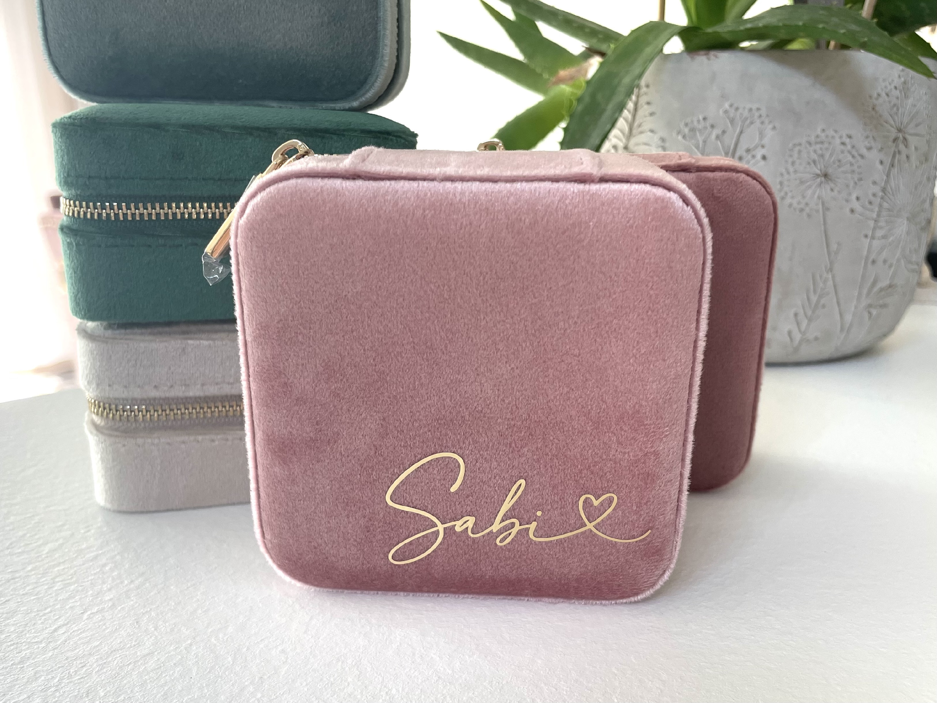 Zuzadesign Sametová šperkovnice se jménem na míru Barva: Old Rose