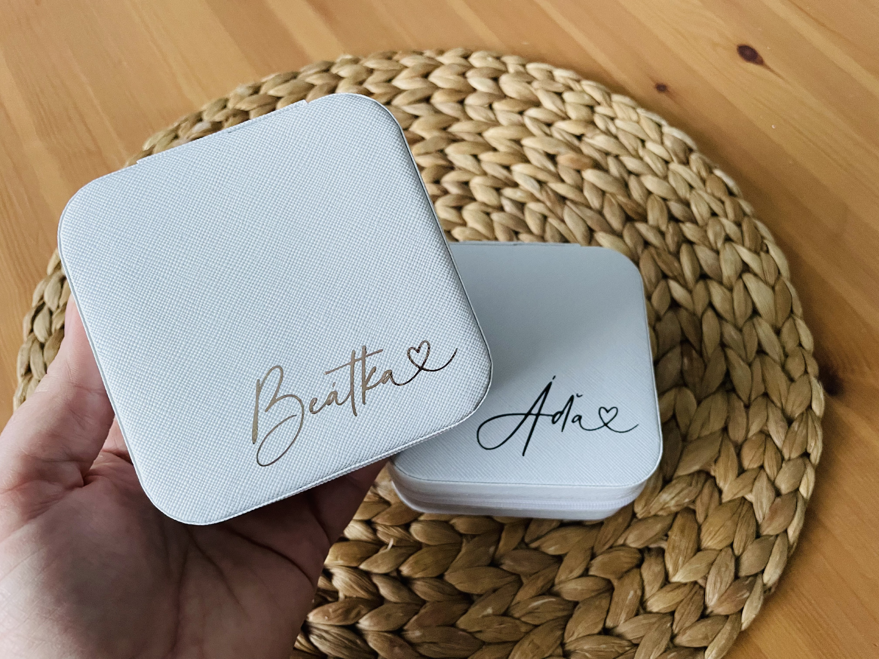 Zuzadesign Šperkovnice se jménem na míru BÍLÁ Barva: Nápis - rosegold