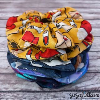 Scrunchie gumičky do vlasů 👧 Gumičku najdete jako dáreček v každém balíčku 🎁 #scrunchie #gumicka #gumickadovlasu #darek...