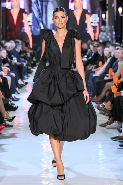 RUNWAY MUSE