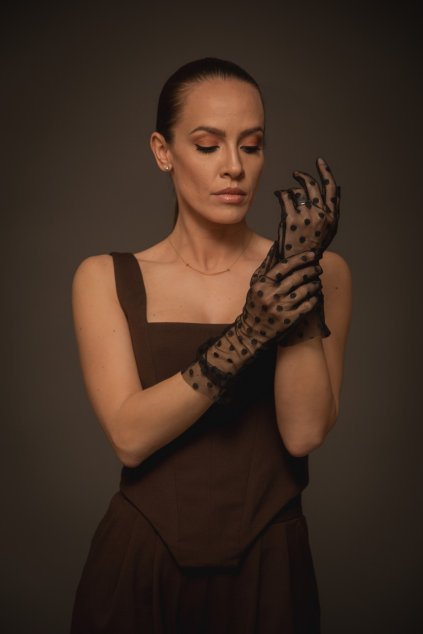 ELEGANT GLOVES