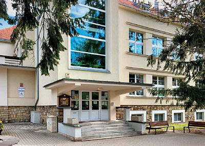 Ochranný polep skel – Masarykova ZŠ Klánovice